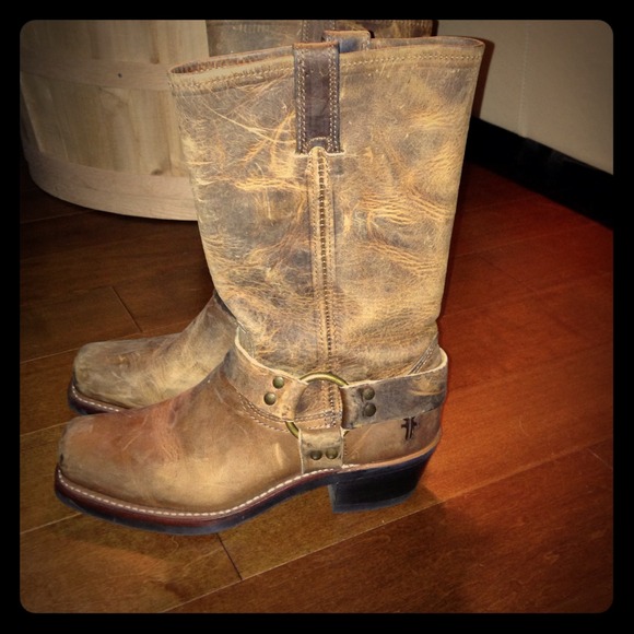 SOLD NWOT Frye Harness Boots Size 7!