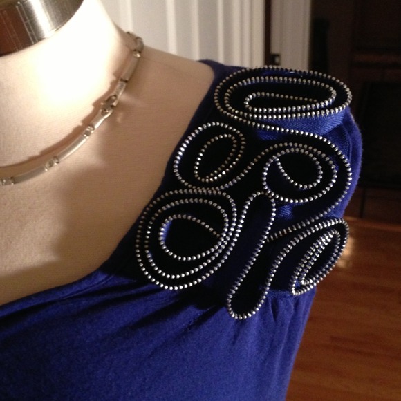 Off the Shoulder Top - Picture 3 of 3