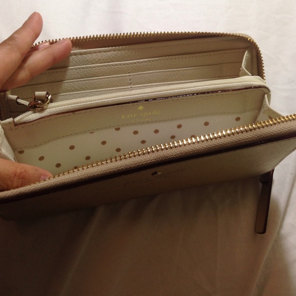 Kate Spade Wallet - Picture 3 of 4