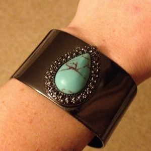 AUTHENTIC NEVER WORN SAMANTHA WILLS CUFF!!!