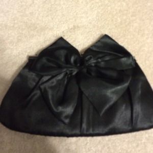 Black bow clutch