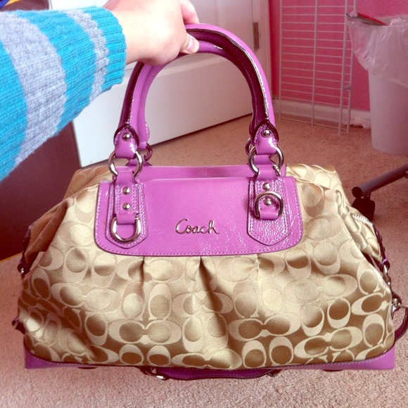 **** SOLD**** Authentic coach bag