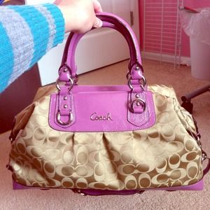 **** SOLD**** Authentic coach bag