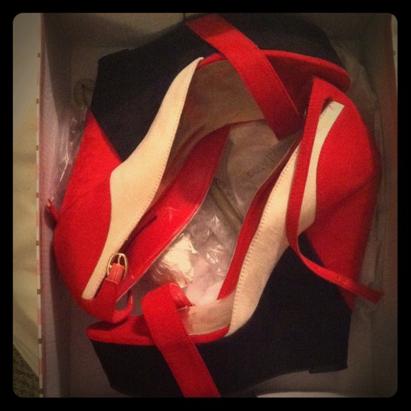 Sky high, multi color wedge to die for! All suede.