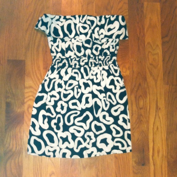 Black and white strapless dress