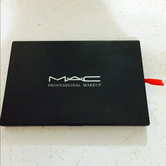 ‼️SOLD‼️ MAC makeup/ eyeshadow 💄 - Picture 2 of 4