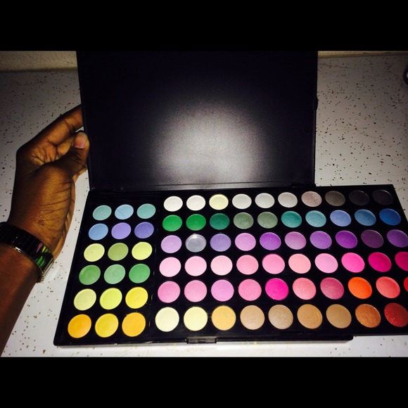 ‼️SOLD‼️ MAC makeup/ eyeshadow 💄 - Picture 3 of 4