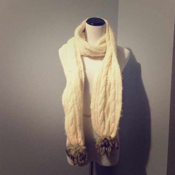 ❌❌SOLD❌❌Abercrombie & Fitch Scarf