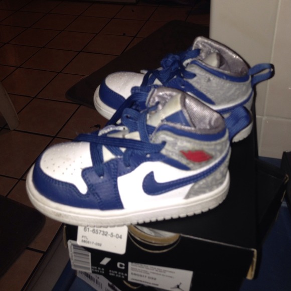 🎉SOLD🎉Jordan 1 Mid Flex (Td) Size 6.5c - Picture 2 of 4