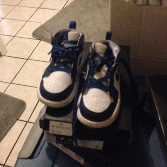 🎉SOLD🎉Jordan 1 Mid Flex (Td) Size 6.5c - Picture 3 of 4