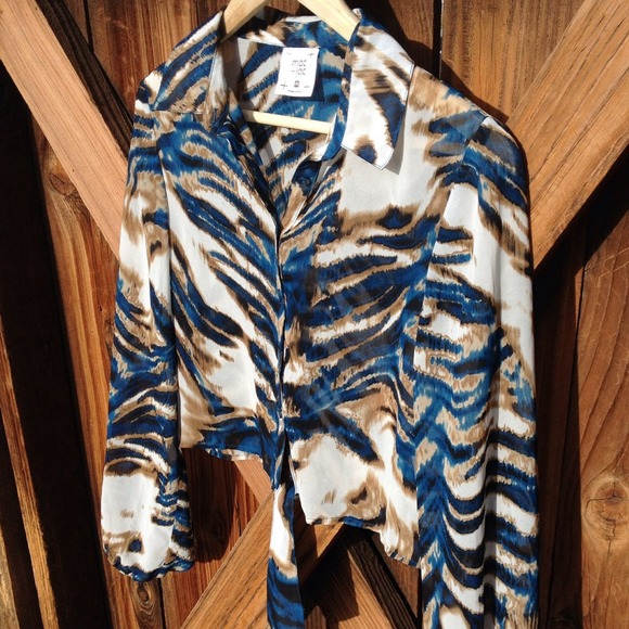 ✨ Printed animal sheer top✨