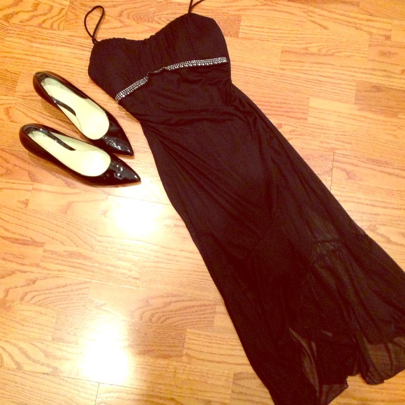 Black spaghetti strap dress 👠
