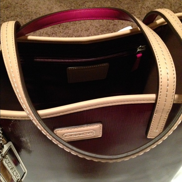 Authentic Coach tote - Picture 3 of 4