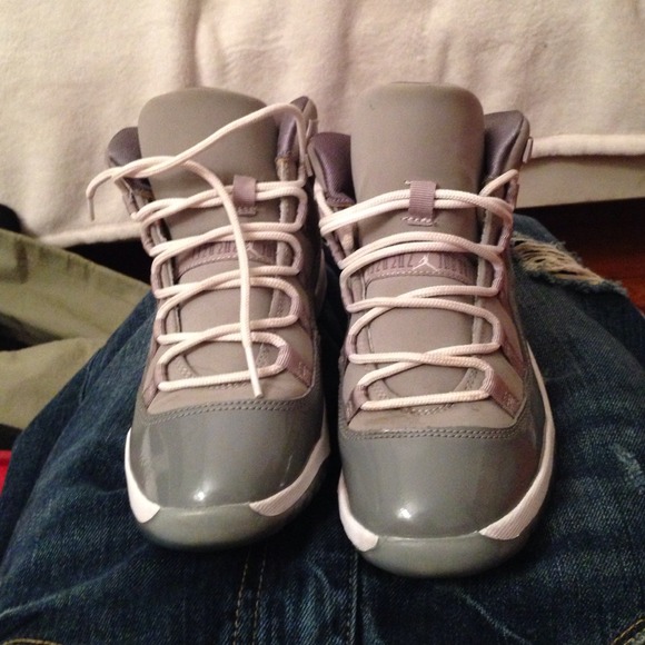 Cool grey 11s kids size 3 - Picture 2 of 4