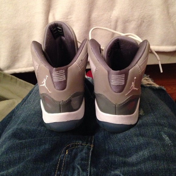 Cool grey 11s kids size 3 - Picture 3 of 4