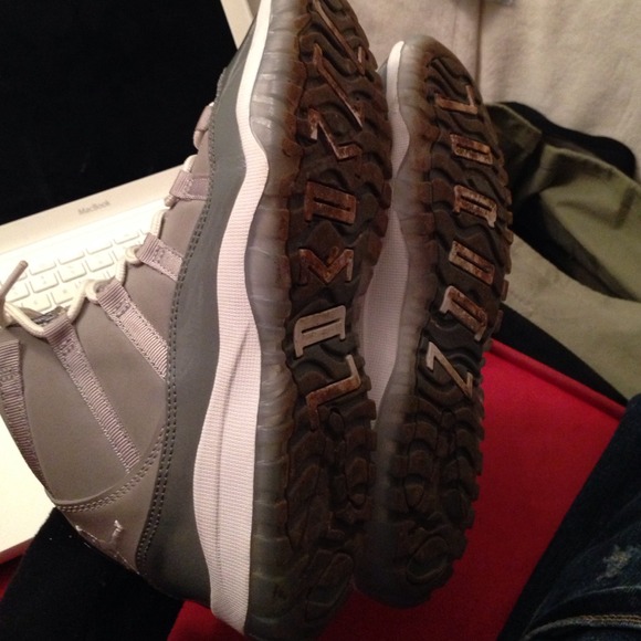 Cool grey 11s kids size 3 - Picture 4 of 4