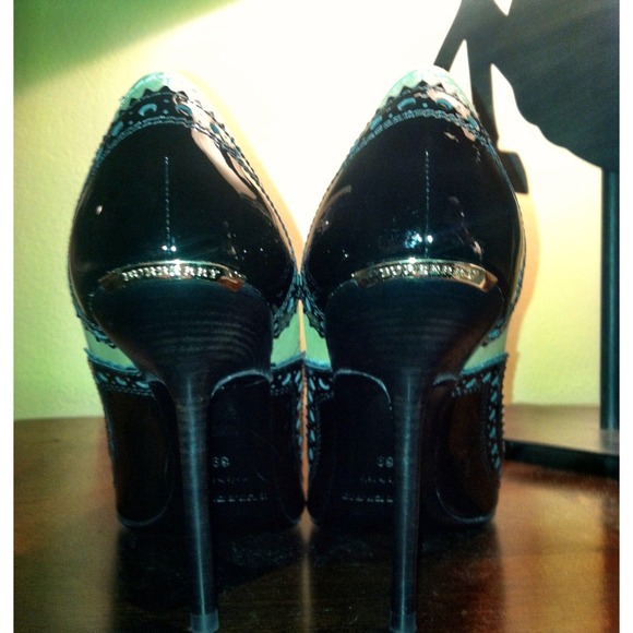 New Authentic Burberry Heels - Picture 3 of 3