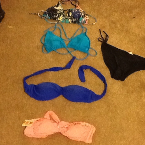 Bathing suits - Picture 1 of 3