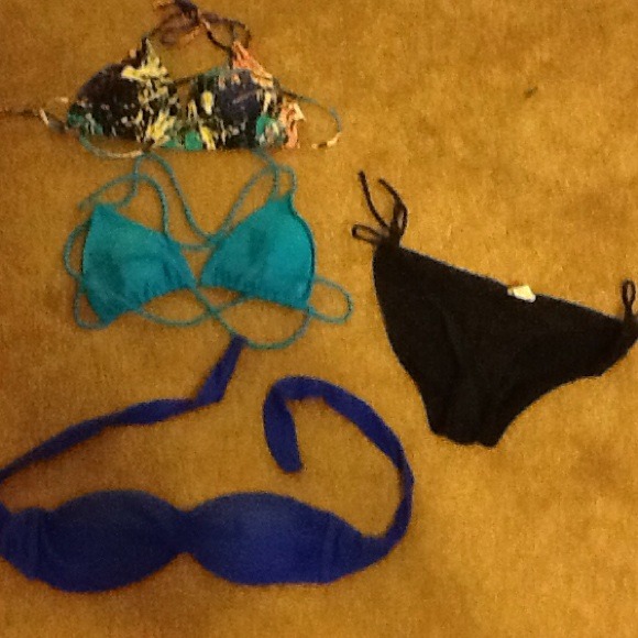 Bathing suits - Picture 3 of 3