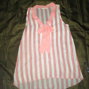 ❌Traded❌ Salmon colored hi-low top (: