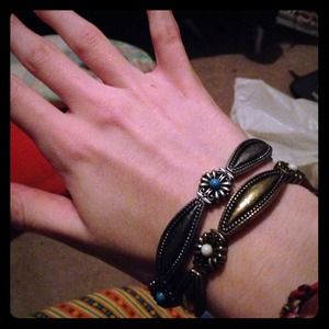 Traded 💕Vintage bronze & silver stretchy bracelet
