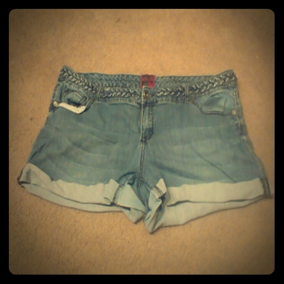 Torrid braided waist shorts