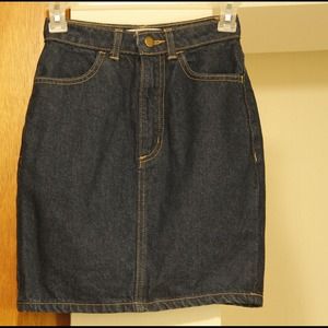 *SOLD* Darkwash high waisted denim skirt.