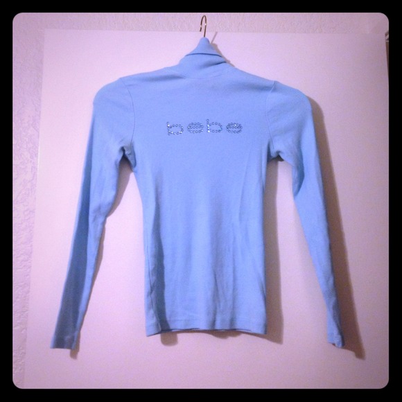 2 piece Bebe ribbed turtle neck bundle.