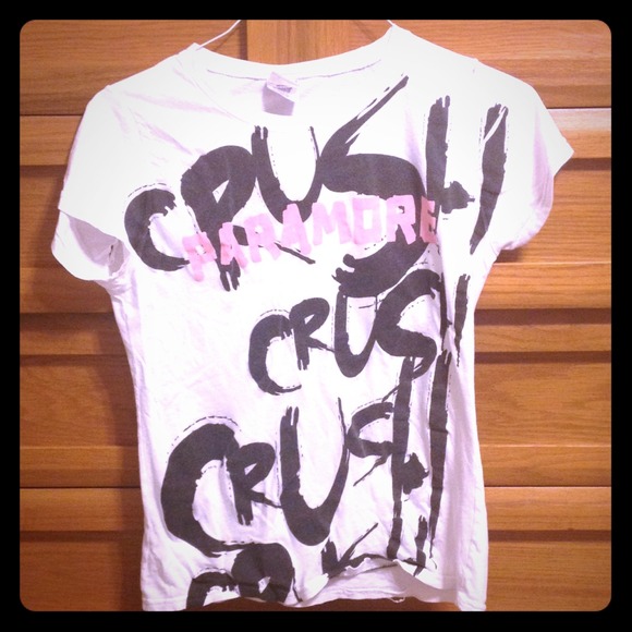 Para more Crush Graphic Tee