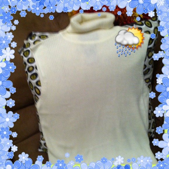 💞💞Pretty White SleevelessTop 💕💕