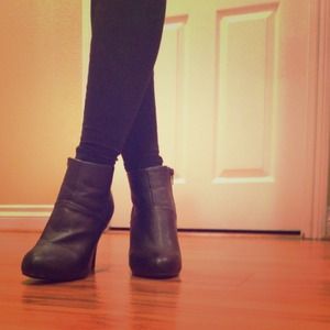 Simple Black Booties!! 💕💕💕