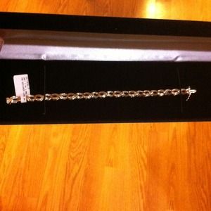 Solid 10k 1.00 CTW Diamond Link bracelet