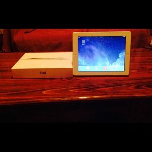 💢IPAD 2💢Preloved less than a year old