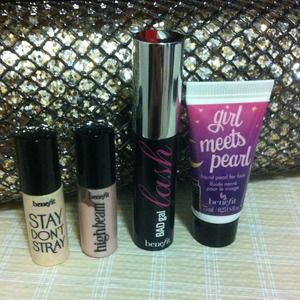 Benefit mini travel size makeup...💄🎀