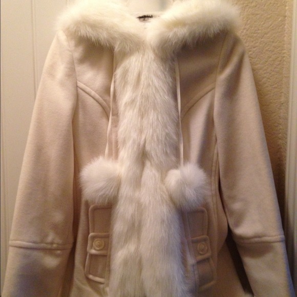 Donatella coat broken white size medium
