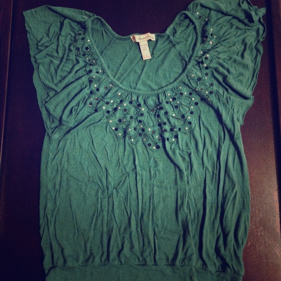 Beautiful wrinkle-styled shirt!