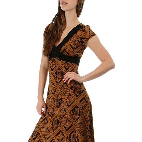 Dress - Picture 1 of 3