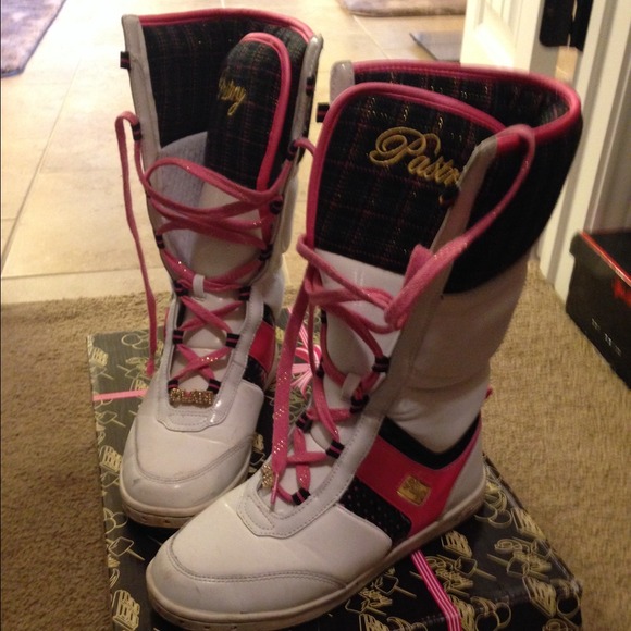 On hold until the 21st SALE Big pastry boots 7.5