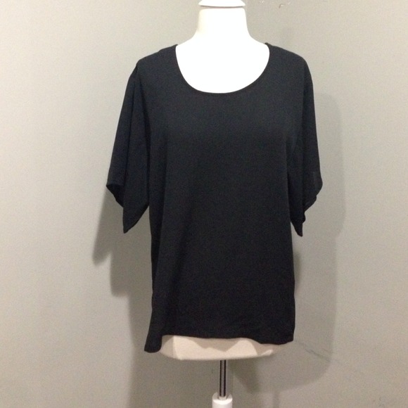 🚫BUNDLED🚫Aztec back cutout slouchy top - Picture 2 of 2