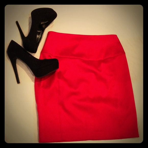 !!SOLD!!!! Red Express Skirt Size 4
