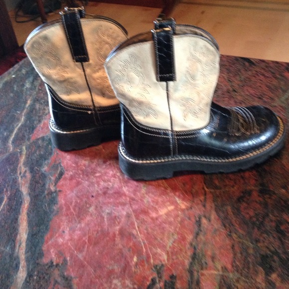 Ariat
