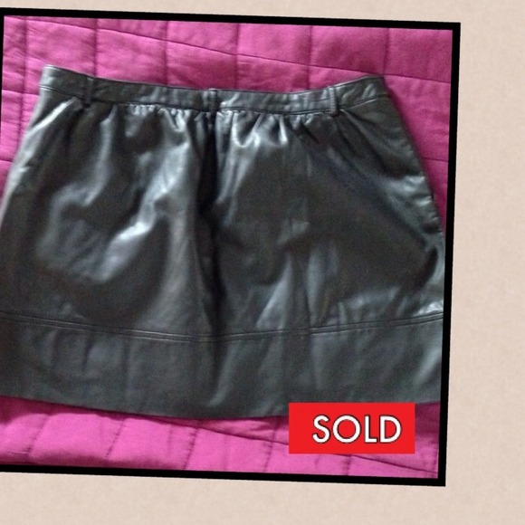 💋SOLD💋FAUX LEATHER MINI SKIRT