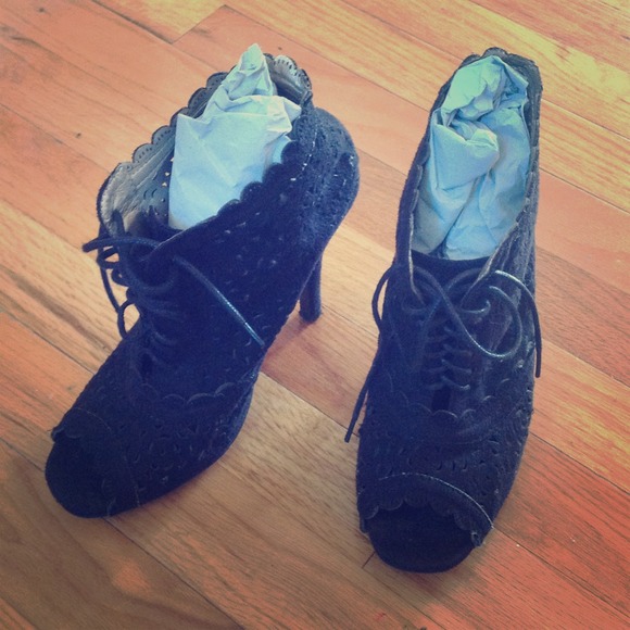 High heel lace booties