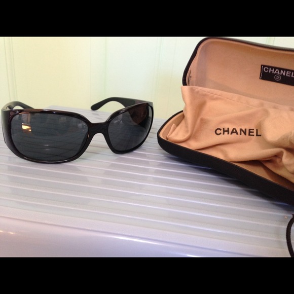 Chanel sunglasses main image 2