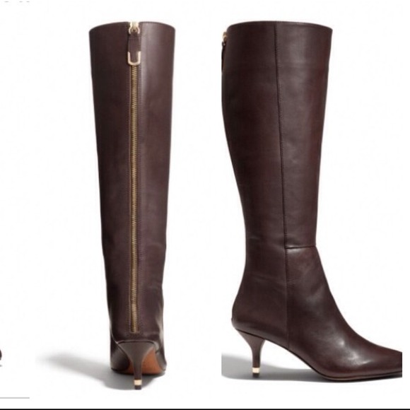 SOLD!!! COACH Faith Boot in Leather -Chesnut