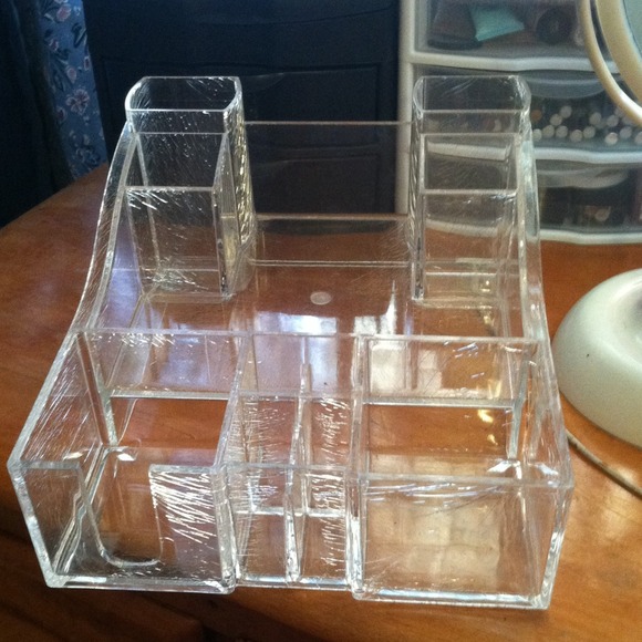 Acrylic makeup holder