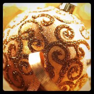 Huge bag sale, pictures coming soon!!!!