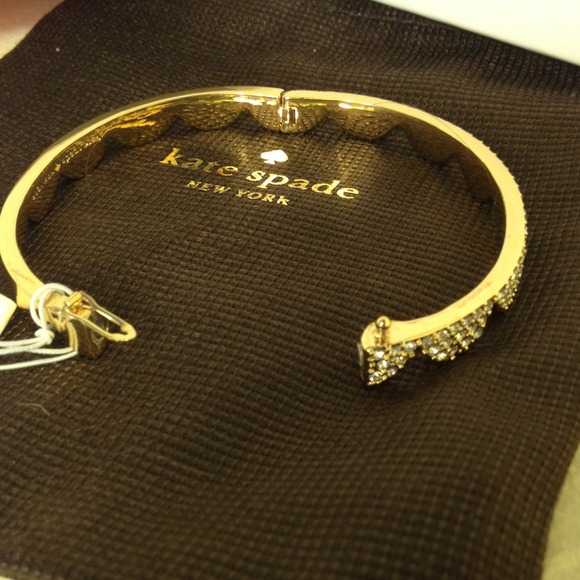 NWT KATE SPADE Scallop Pave Hinged Bracelet - Picture 3 of 3