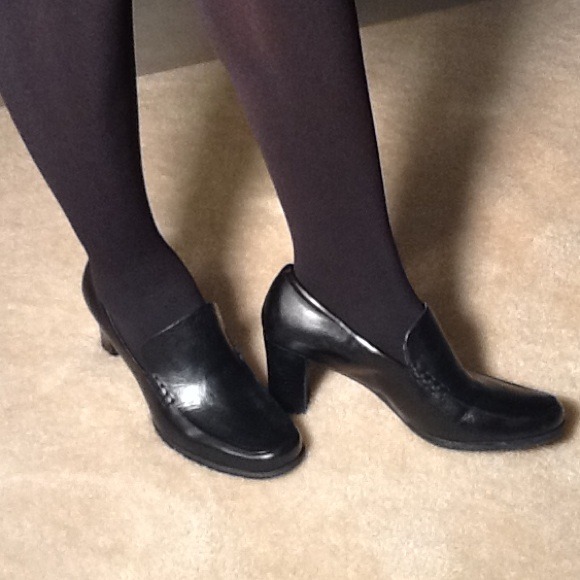 Working Shoes - Picture 2 of 3