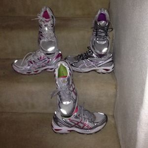 7 1/2 asics shoes $10 each pair